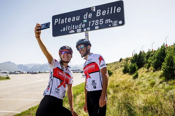 Cyclists at the Beille plateau in the Ariège Pyrenees