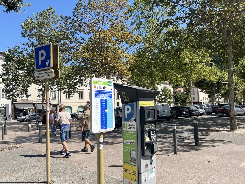 Parkeermeter voor de parkeerplaats Allées de Villote