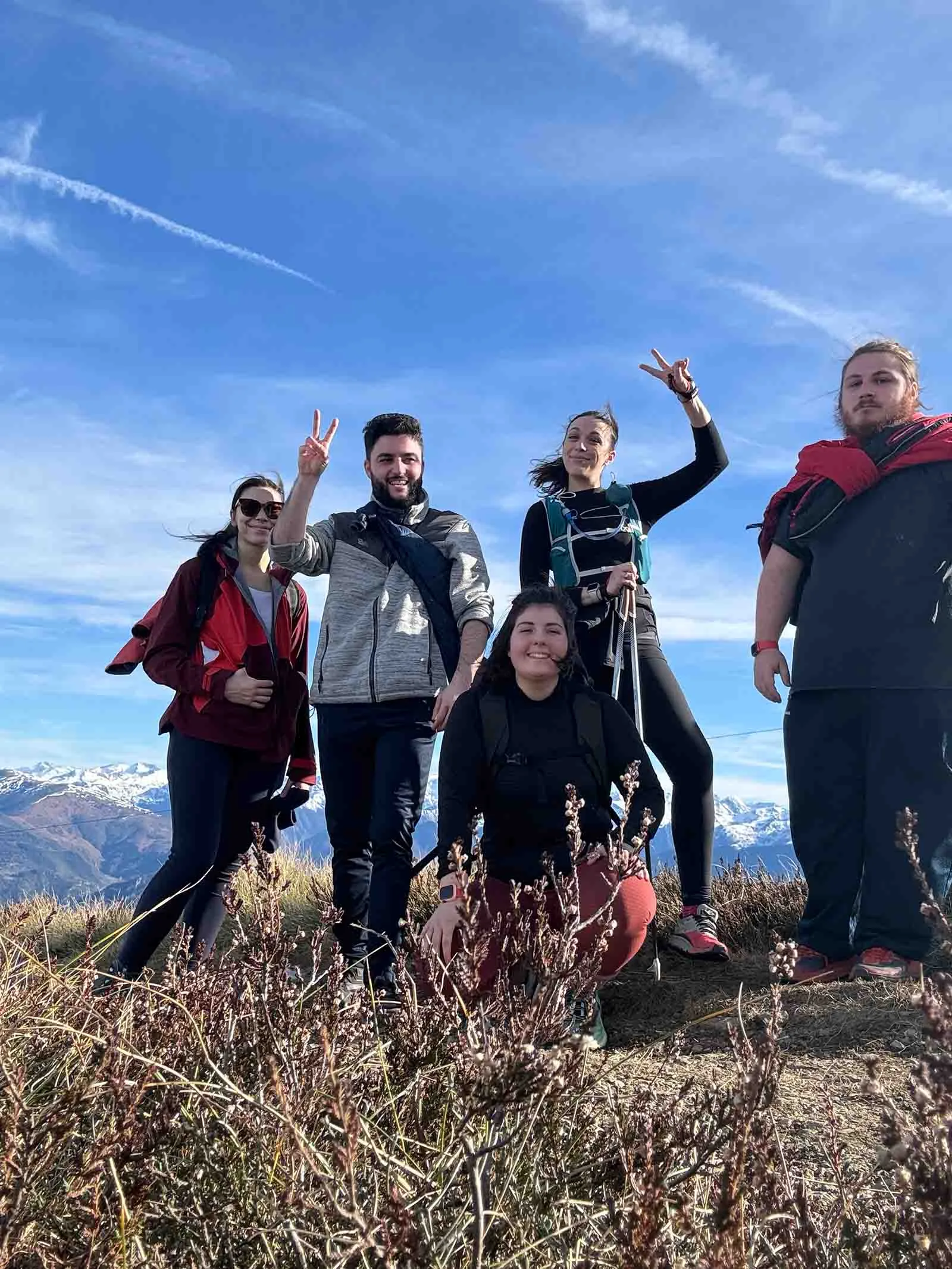 Felices excursionistas en el Mont Fourcat en Ariège
