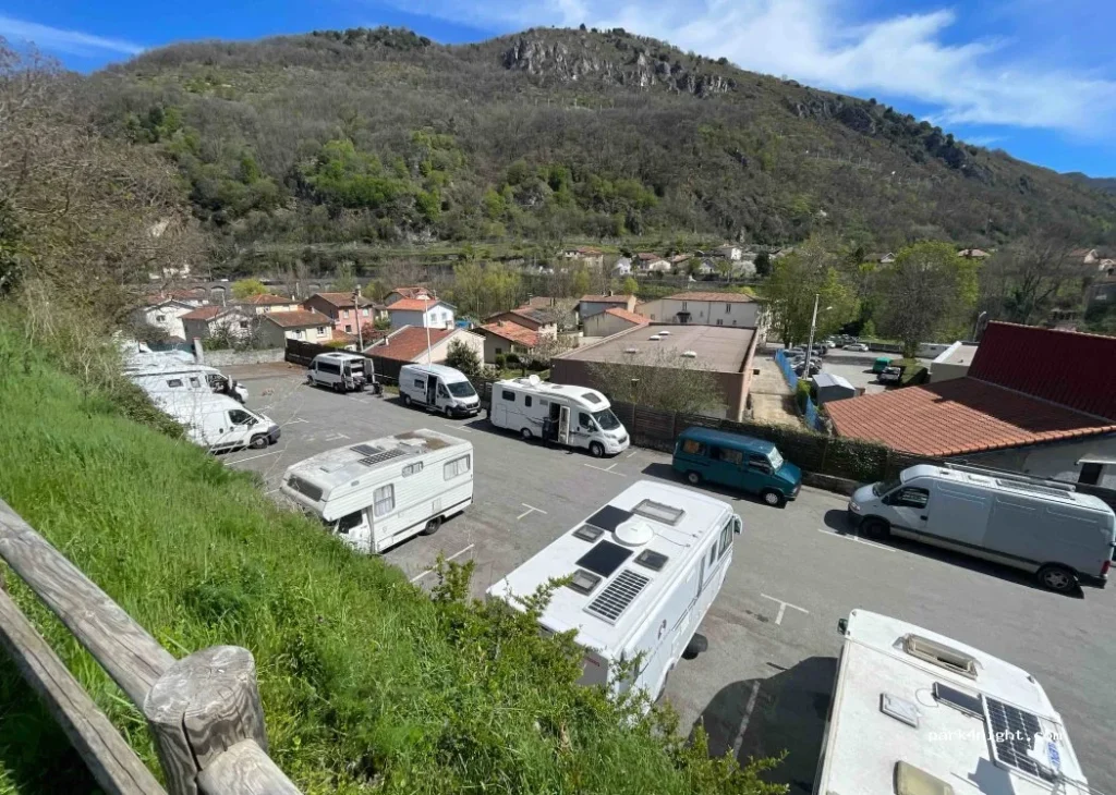 Parking camping-car de la vigne 2