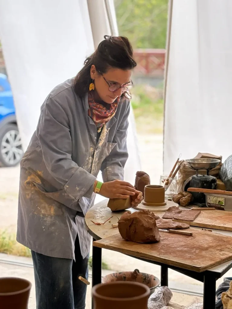Atelier de poterie aux Forges de Pyrène à Montgailhard