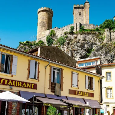 Restaurant am Fuße des Schlosses Foix