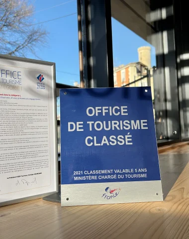 Placa y clasificación en la categoría 1 de la oficina de turismo de Foix Ariège Pyrénées