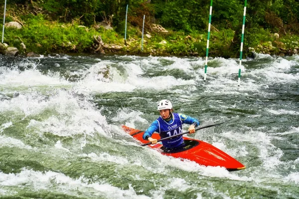 Descente en canoe-kayak à Foix au stade d'eaux-vives